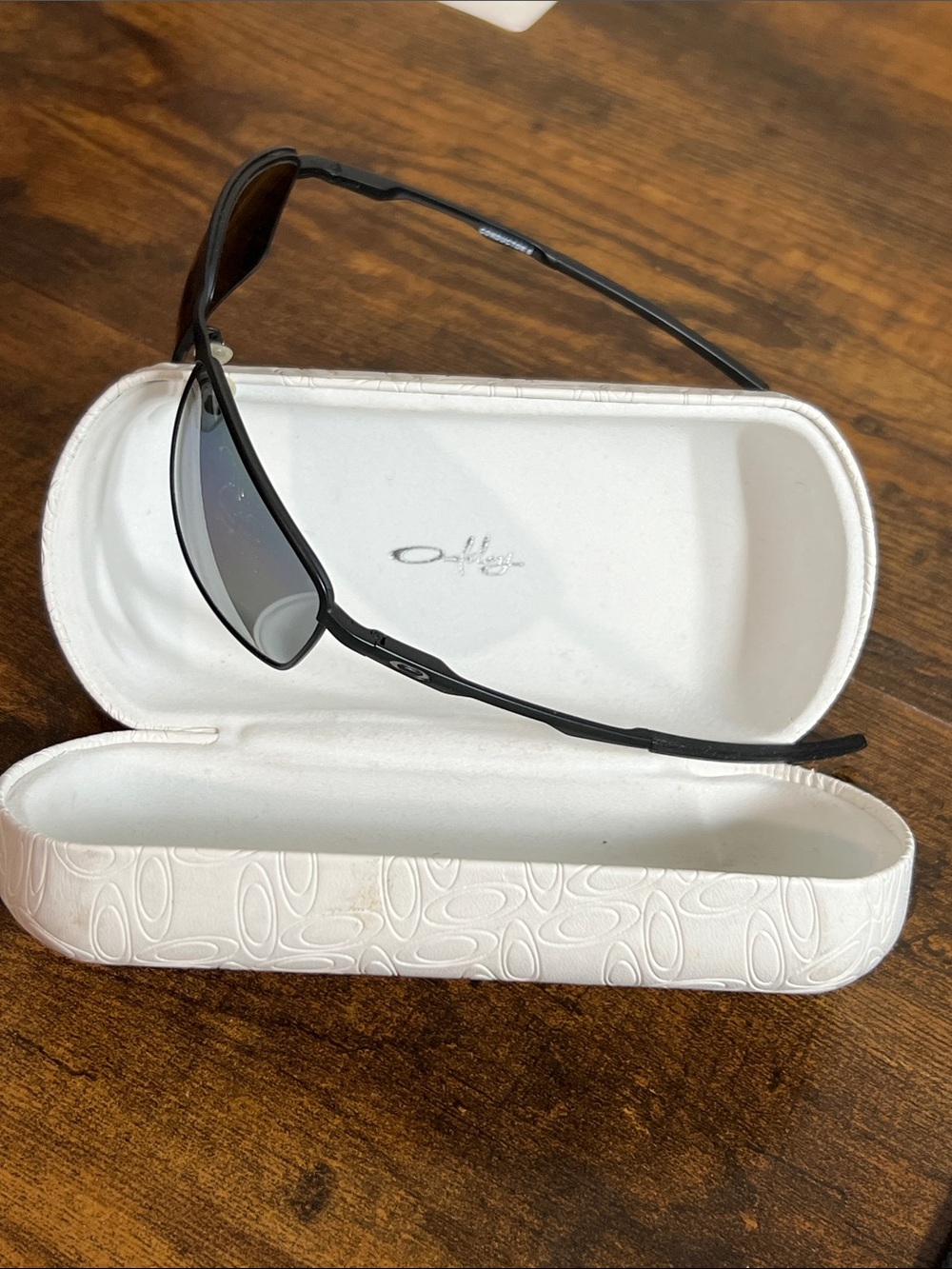 Mens Oakley Black Frame Sunglasses with Gray Lenses